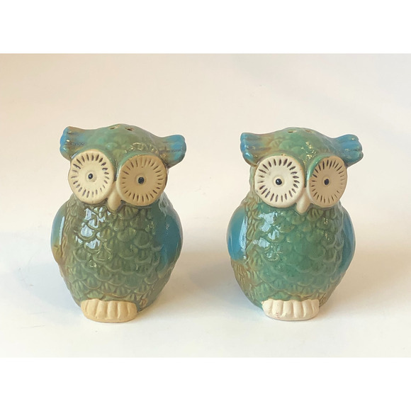 Vintage Mid Century Owl Pottery Salt & Pepper Shakers Blue & Green w/ Stoppers - Picture 1 of 4